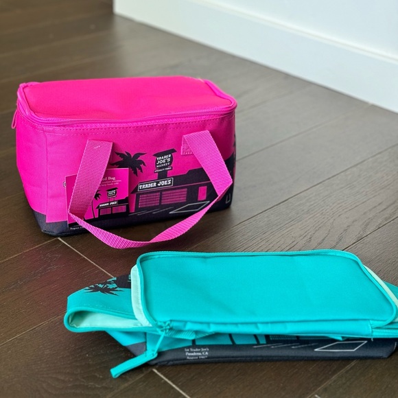 Trader Joe’s insulated bag - Picture 2 of 2